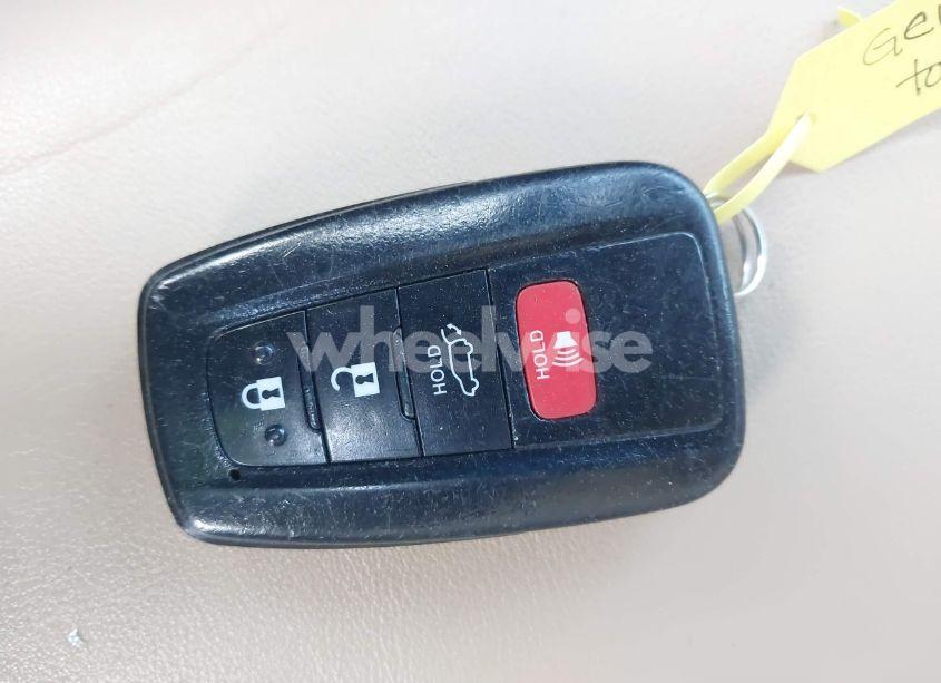 Photo 11 of 2021 Toyota Rav4 XLE PREMIUM (VIN 2T3A1RFV3MW153269)