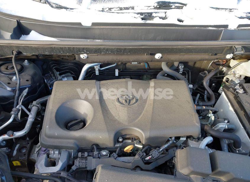 Photo 10 of 2022 Toyota Rav4 XLE PREMIUM (VIN 2T3A1RFV3NW302152)