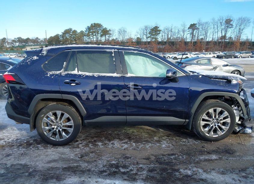 Photo 13 of 2022 Toyota Rav4 XLE PREMIUM (VIN 2T3A1RFV3NW302152)