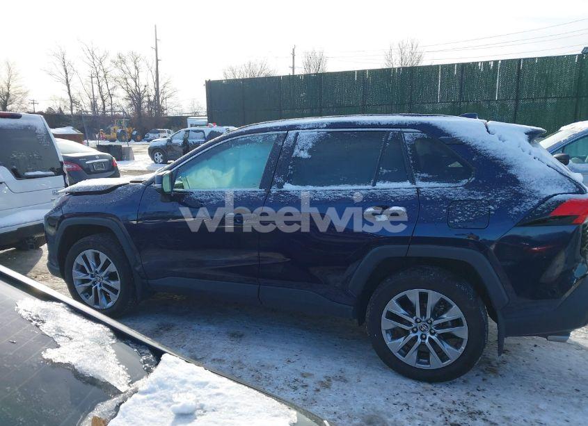 Photo 14 of 2022 Toyota Rav4 XLE PREMIUM (VIN 2T3A1RFV3NW302152)