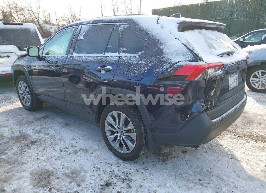 Photo 3 of 2022 Toyota Rav4 XLE PREMIUM (VIN 2T3A1RFV3NW302152)