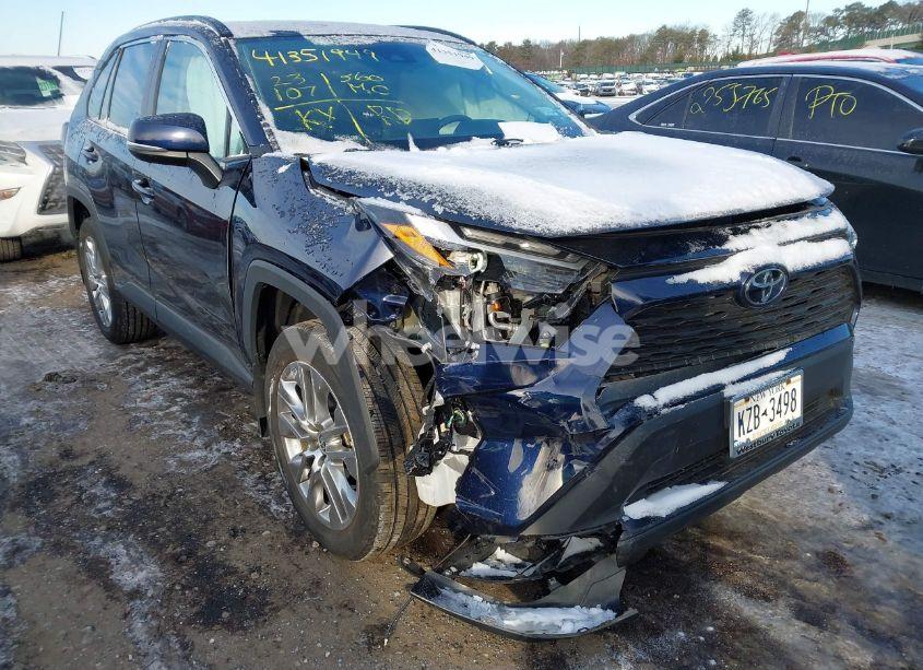 Photo 6 of 2022 Toyota Rav4 XLE PREMIUM (VIN 2T3A1RFV3NW302152)