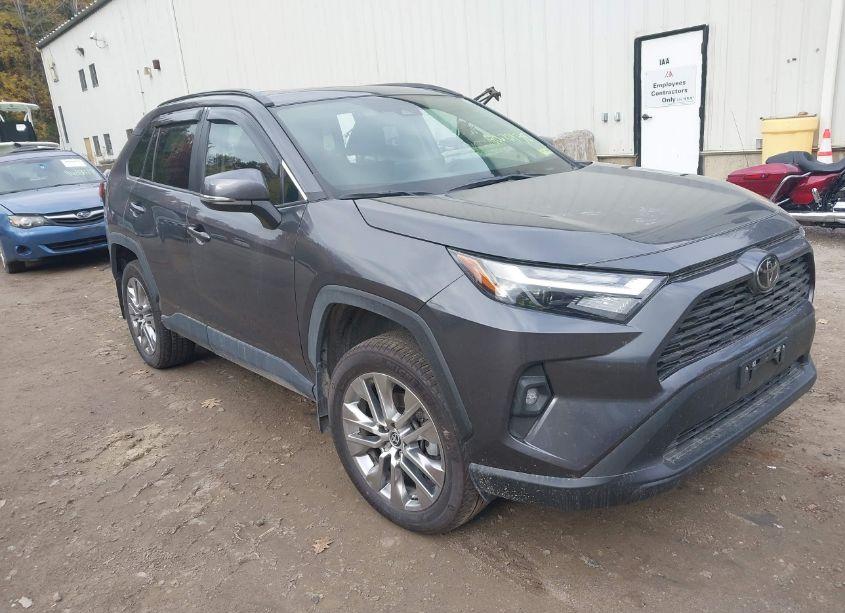 2023 Toyota Rav4 XLE PREMIUM (VIN 2T3A1RFV3PC386297) main photo