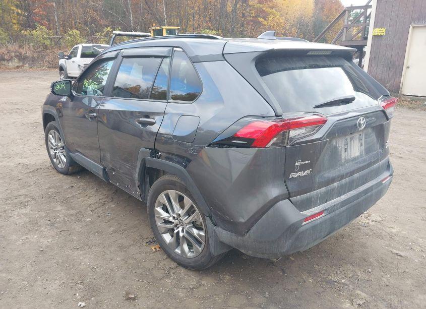 Photo 3 of 2023 Toyota Rav4 XLE PREMIUM (VIN 2T3A1RFV3PC386297)