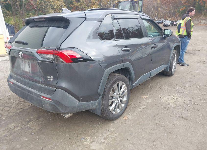 Photo 4 of 2023 Toyota Rav4 XLE PREMIUM (VIN 2T3A1RFV3PC386297)