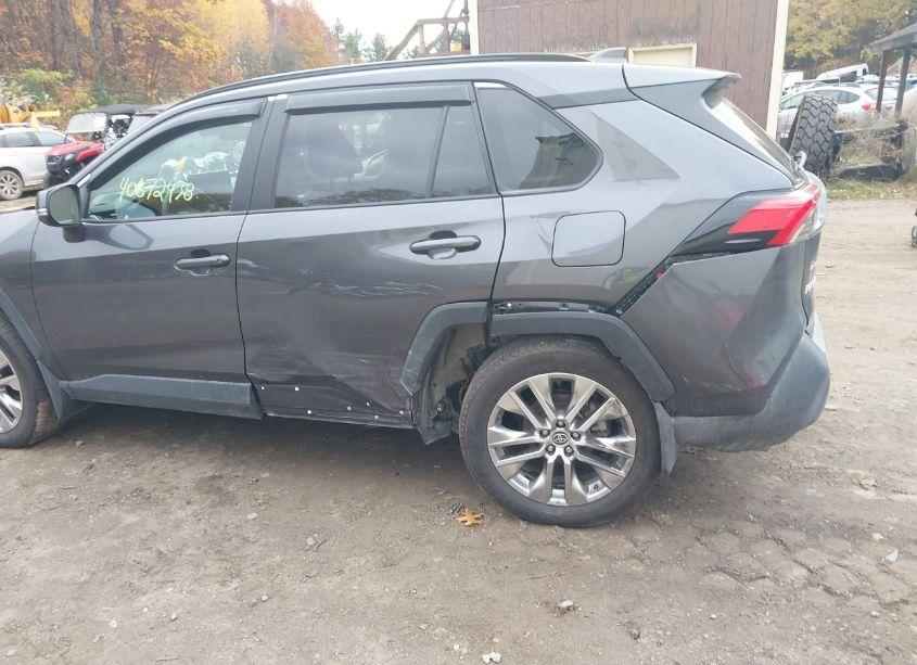 Photo 6 of 2023 Toyota Rav4 XLE PREMIUM (VIN 2T3A1RFV3PC386297)