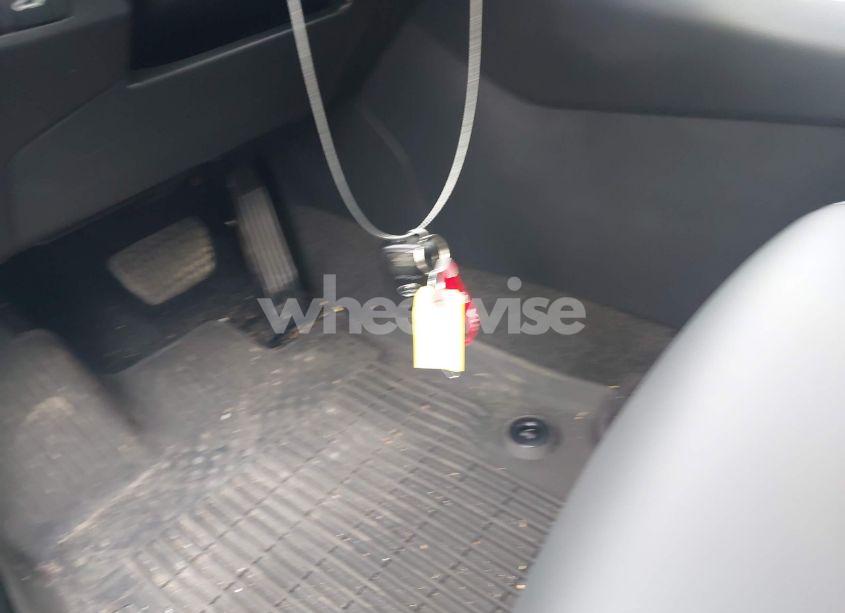 Photo 11 of 2025 Toyota Rav4 XLE PREMIUM (VIN 2T3A1RFV3SW498119)