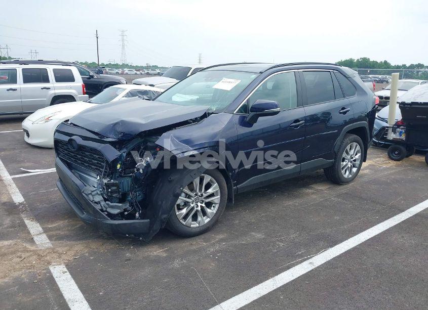 Photo 2 of 2025 Toyota Rav4 XLE PREMIUM (VIN 2T3A1RFV3SW498119)