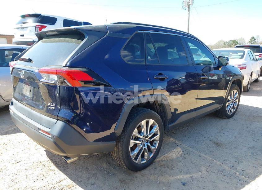 Photo 4 of 2019 Toyota Rav4 XLE PREMIUM (VIN 2T3A1RFV4KW078806)