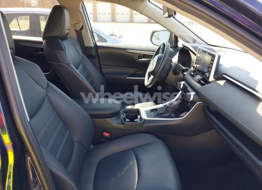 Photo 5 of 2019 Toyota Rav4 XLE PREMIUM (VIN 2T3A1RFV4KW078806)
