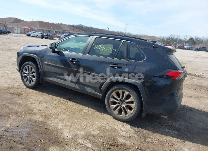 Photo 3 of 2021 Toyota Rav4 XLE PREMIUM (VIN 2T3A1RFV4MC162984)