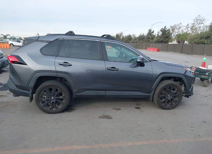 Photo 14 of 2022 Toyota Rav4 XLE PREMIUM (VIN 2T3A1RFV4NC262018)