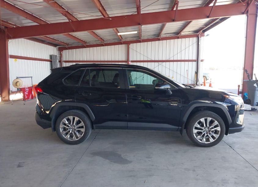 Photo 13 of 2022 Toyota Rav4 XLE PREMIUM (VIN 2T3A1RFV4NC311945)