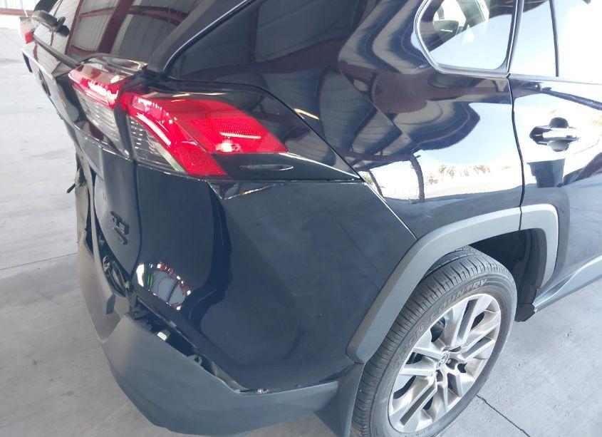 Photo 18 of 2022 Toyota Rav4 XLE PREMIUM (VIN 2T3A1RFV4NC311945)