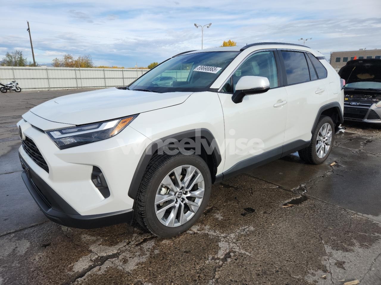 2023 TOYOTA RAV4 XLE PREMIUM (VIN 2T3A1RFV4PW393175) main photo