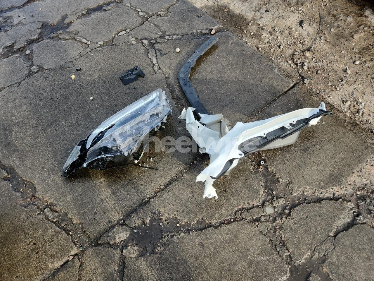 Photo 13 of 2023 TOYOTA RAV4 XLE PREMIUM (VIN 2T3A1RFV4PW393175)