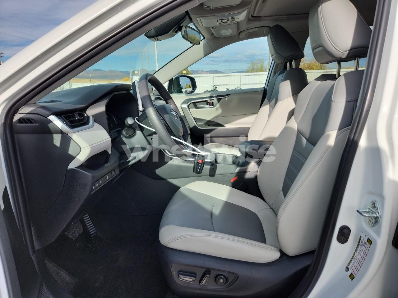 Photo 7 of 2023 TOYOTA RAV4 XLE PREMIUM (VIN 2T3A1RFV4PW393175)