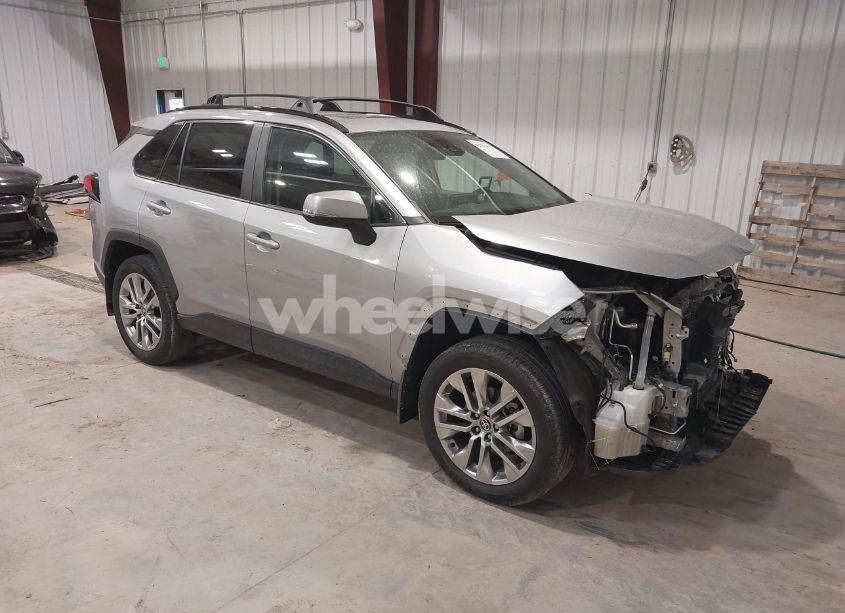 2024 Toyota Rav4 XLE PREMIUM (VIN 2T3A1RFV4RW434469) main photo