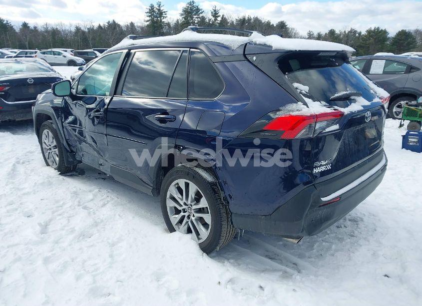 Photo 3 of 2024 Toyota Rav4 XLE PREMIUM (VIN 2T3A1RFV4RW435332)