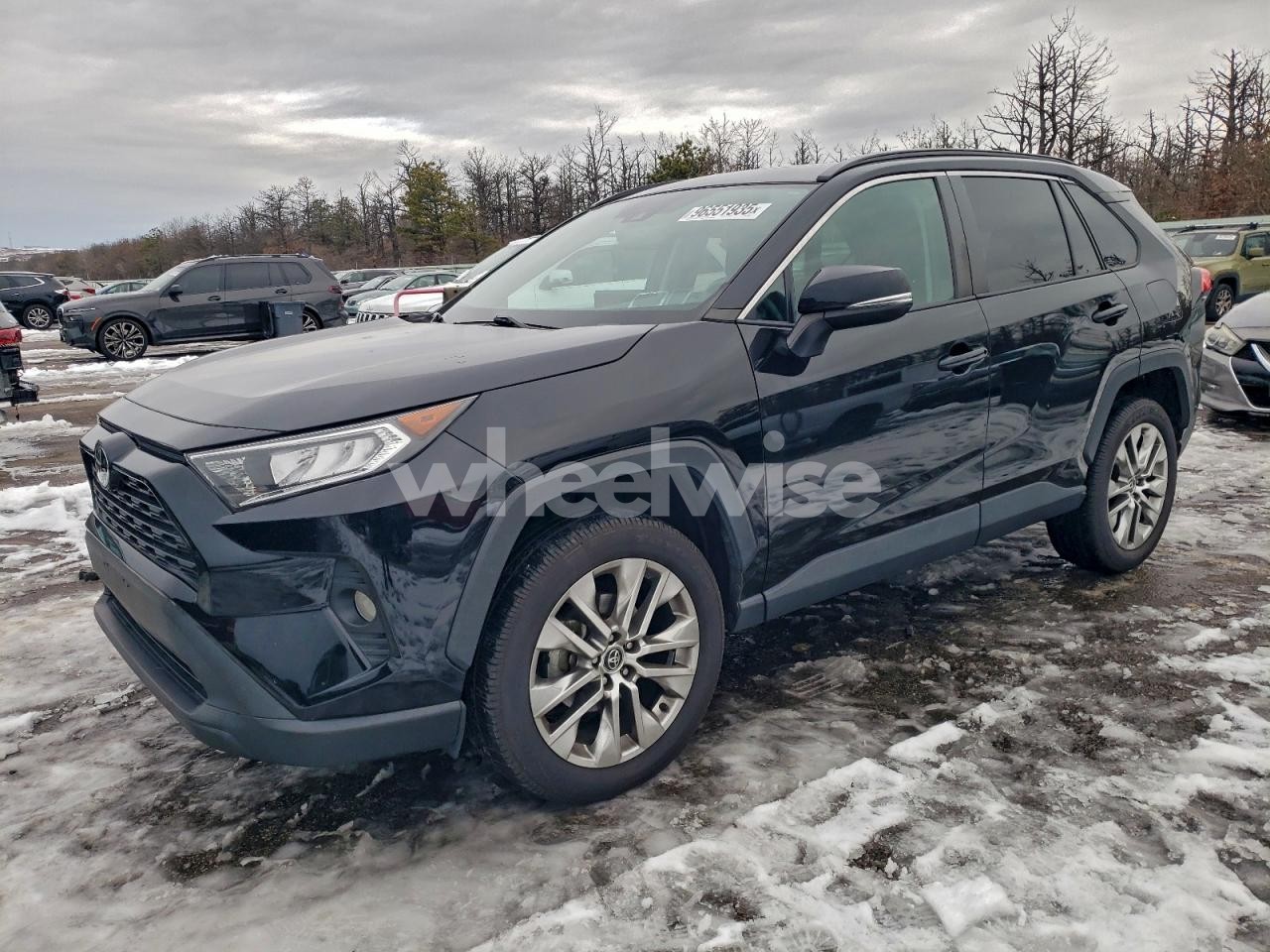 2021 TOYOTA RAV4 XLE PREMIUM (VIN 2T3A1RFV5MC167174) main photo