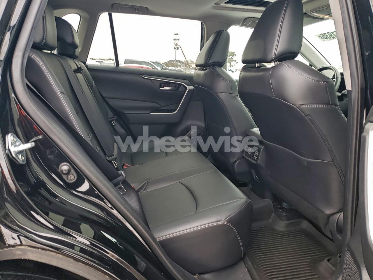 Photo 11 of 2021 TOYOTA RAV4 XLE PREMIUM (VIN 2T3A1RFV5MC167174)