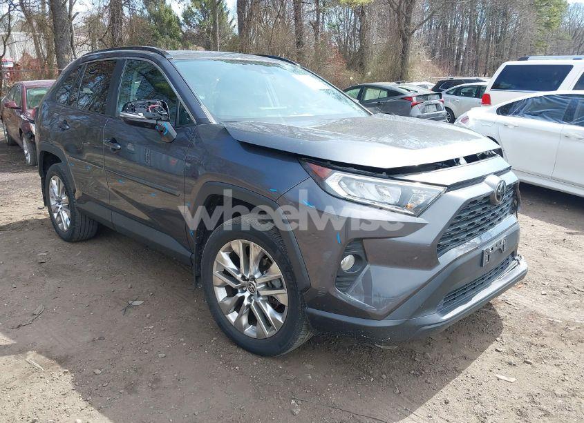 2021 Toyota Rav4 XLE PREMIUM (VIN 2T3A1RFV5MW229235) main photo