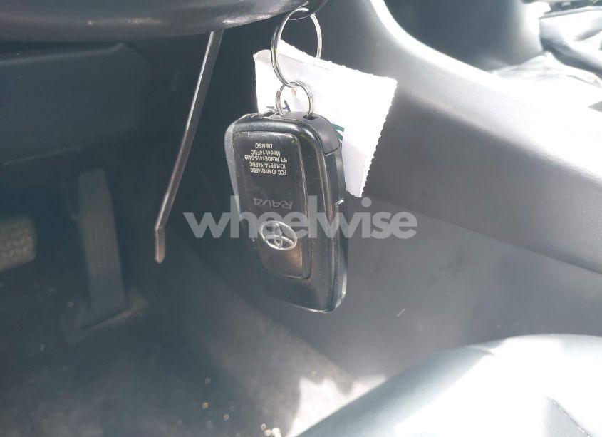 Photo 11 of 2021 Toyota Rav4 XLE PREMIUM (VIN 2T3A1RFV5MW229235)