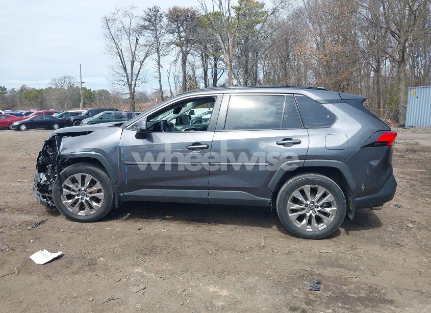 Photo 14 of 2021 Toyota Rav4 XLE PREMIUM (VIN 2T3A1RFV5MW229235)