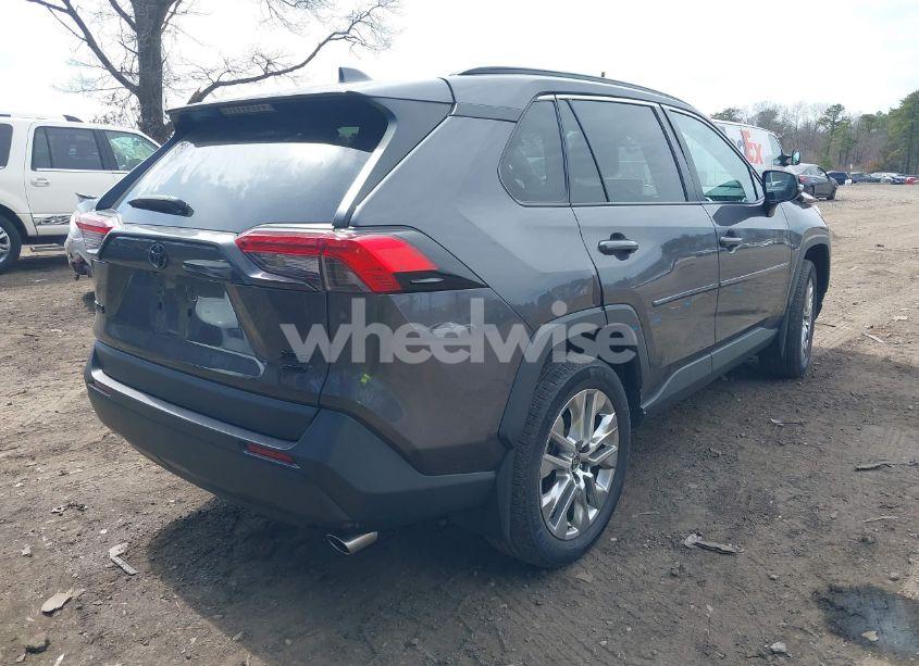 Photo 4 of 2021 Toyota Rav4 XLE PREMIUM (VIN 2T3A1RFV5MW229235)