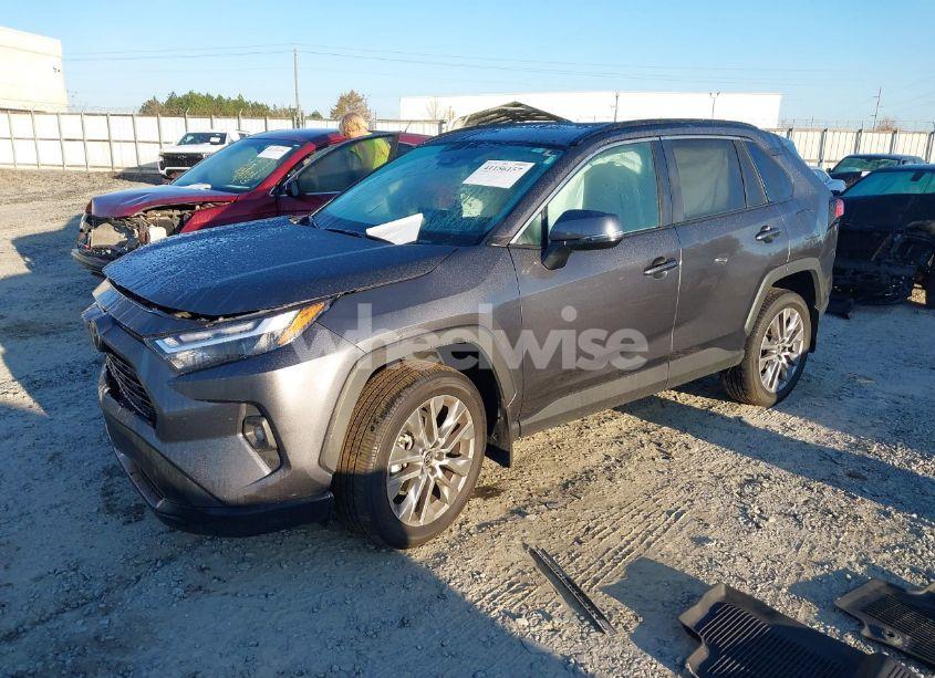 Photo 2 of 2022 Toyota Rav4 XLE PREMIUM (VIN 2T3A1RFV5NC319388)