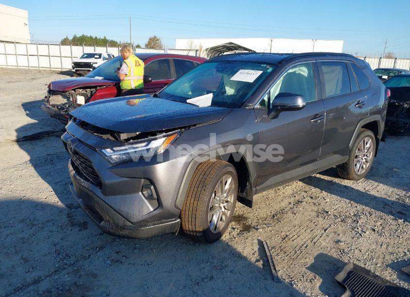 Photo 6 of 2022 Toyota Rav4 XLE PREMIUM (VIN 2T3A1RFV5NC319388)
