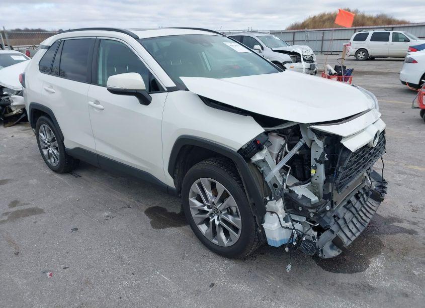 2022 Toyota Rav4 XLE PREMIUM (VIN 2T3A1RFV5NW288674) main photo