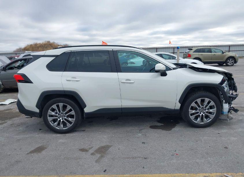 Photo 14 of 2022 Toyota Rav4 XLE PREMIUM (VIN 2T3A1RFV5NW288674)