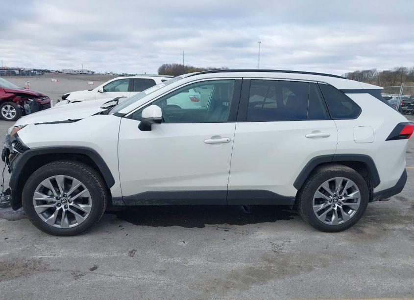 Photo 15 of 2022 Toyota Rav4 XLE PREMIUM (VIN 2T3A1RFV5NW288674)