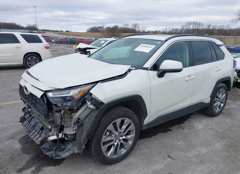 Photo 2 of 2022 Toyota Rav4 XLE PREMIUM (VIN 2T3A1RFV5NW288674)