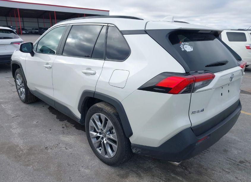 Photo 3 of 2022 Toyota Rav4 XLE PREMIUM (VIN 2T3A1RFV5NW288674)