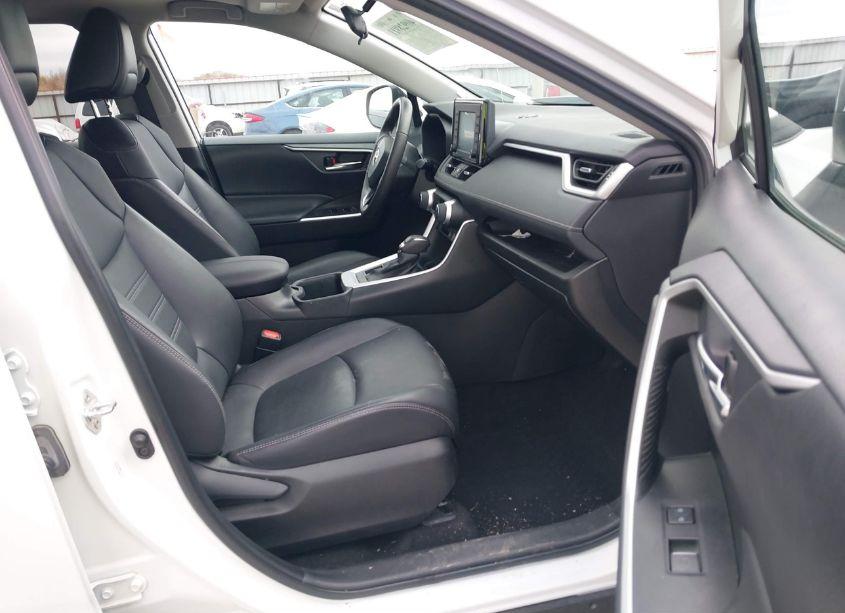 Photo 5 of 2022 Toyota Rav4 XLE PREMIUM (VIN 2T3A1RFV5NW288674)