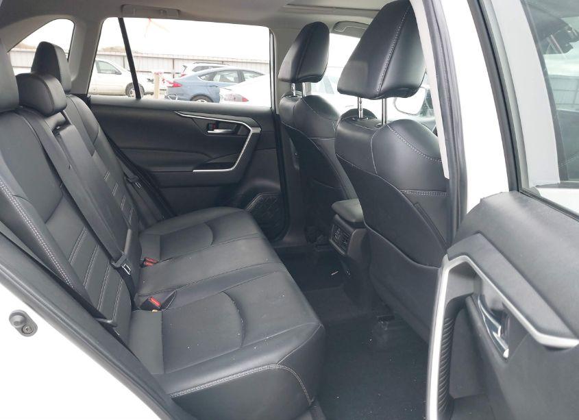 Photo 8 of 2022 Toyota Rav4 XLE PREMIUM (VIN 2T3A1RFV5NW288674)