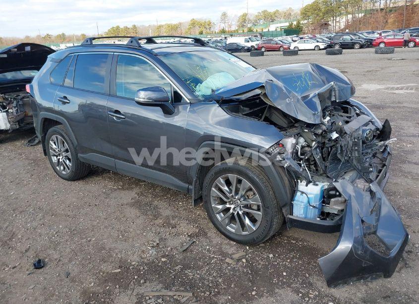 2023 Toyota Rav4 XLE PREMIUM (VIN 2T3A1RFV5PC353687) main photo