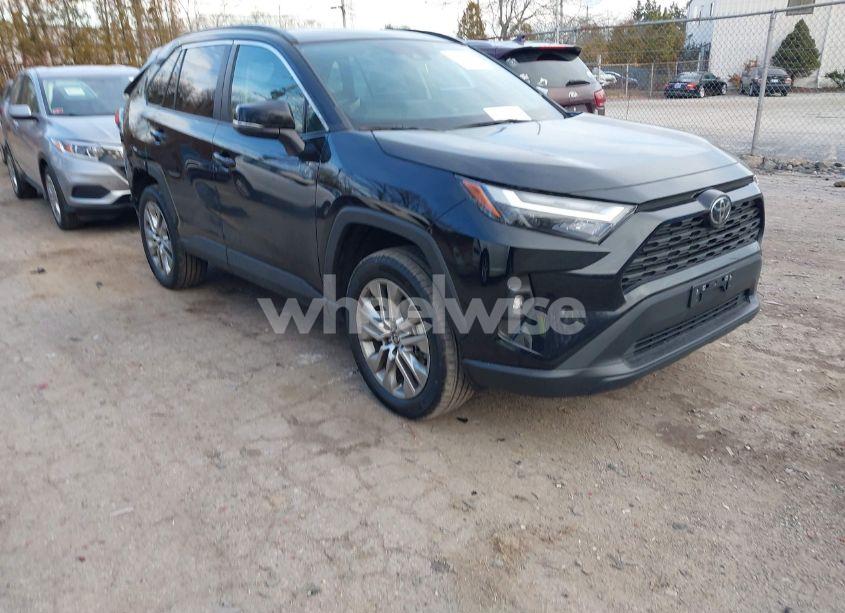 2024 Toyota Rav4 XLE PREMIUM (VIN 2T3A1RFV5RC402020) main photo