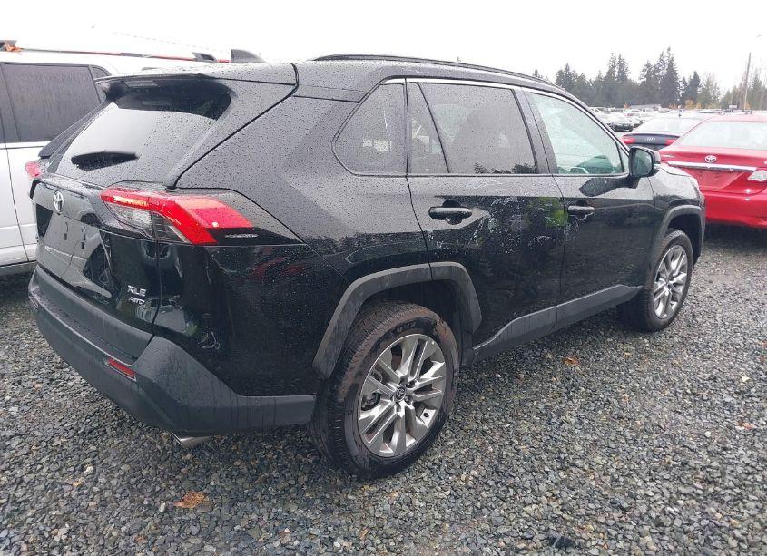 Photo 4 of 2024 Toyota Rav4 XLE PREMIUM (VIN 2T3A1RFV5RW429166)