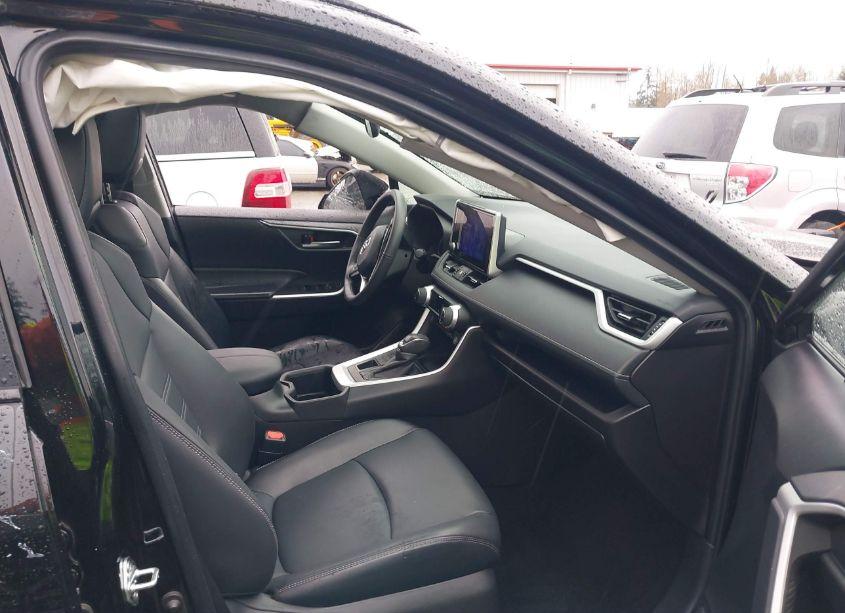 Photo 5 of 2024 Toyota Rav4 XLE PREMIUM (VIN 2T3A1RFV5RW429166)