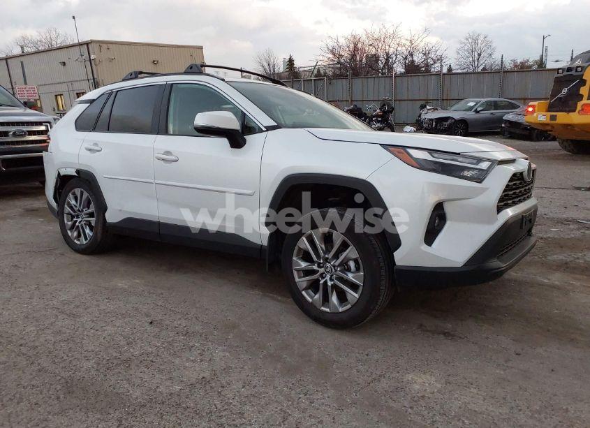 2024 Toyota Rav4 XLE PREMIUM (VIN 2T3A1RFV5RW435145) main photo