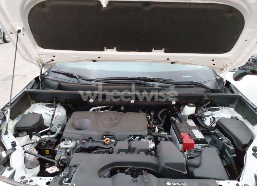 Photo 10 of 2024 Toyota Rav4 XLE PREMIUM (VIN 2T3A1RFV5RW435145)