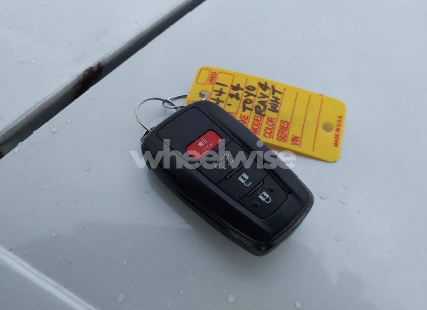 Photo 11 of 2024 Toyota Rav4 XLE PREMIUM (VIN 2T3A1RFV5RW435145)