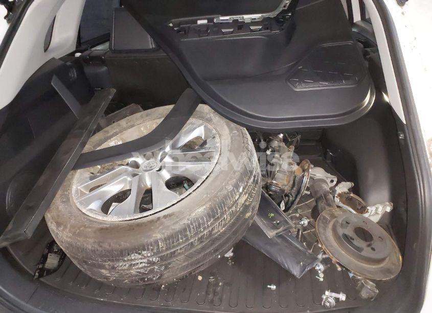 Photo 12 of 2024 Toyota Rav4 XLE PREMIUM (VIN 2T3A1RFV5RW435145)