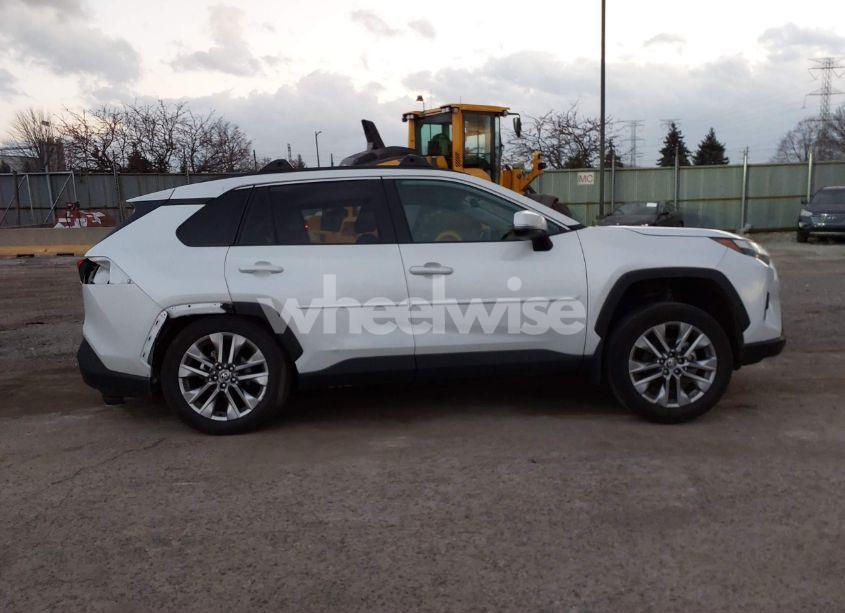 Photo 14 of 2024 Toyota Rav4 XLE PREMIUM (VIN 2T3A1RFV5RW435145)