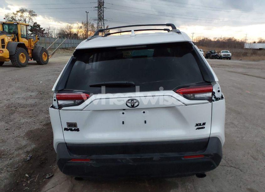 Photo 17 of 2024 Toyota Rav4 XLE PREMIUM (VIN 2T3A1RFV5RW435145)