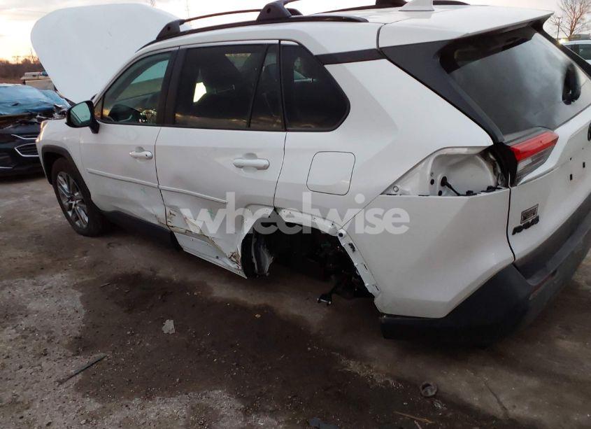 Photo 6 of 2024 Toyota Rav4 XLE PREMIUM (VIN 2T3A1RFV5RW435145)