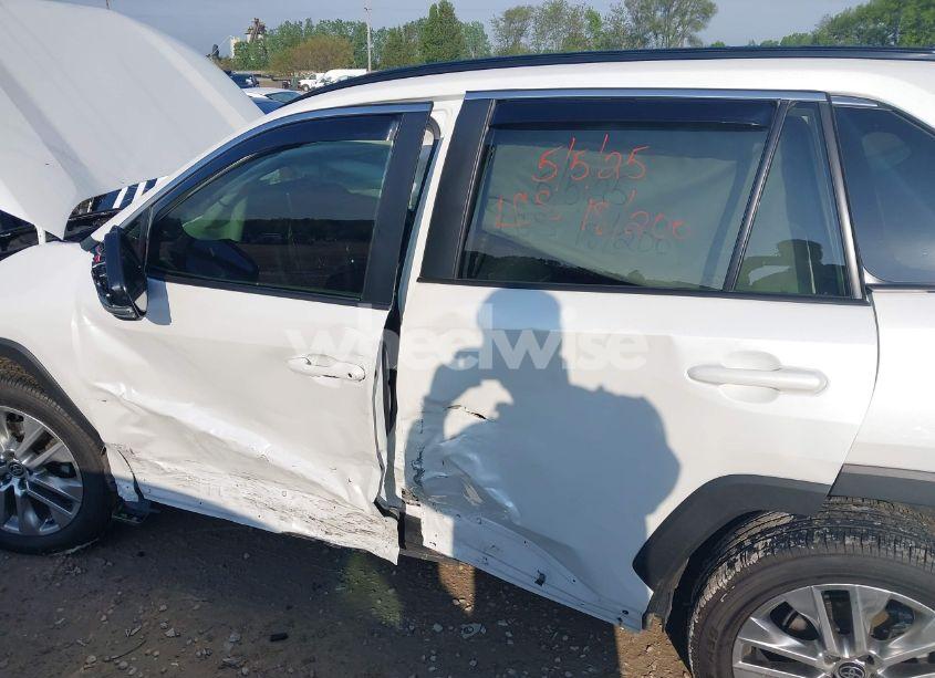 Photo 14 of 2024 Toyota Rav4 XLE PREMIUM (VIN 2T3A1RFV5RW452270)